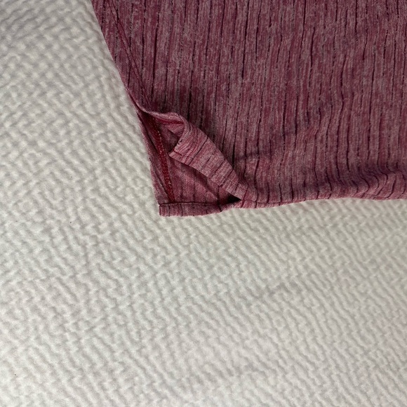 Athleta Women's Heathered Burgundy V-Neck Tee - Picture 3 of 4
